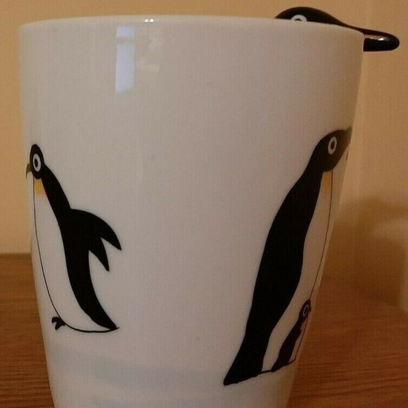 PENGUIN FAMILY 3D Ceramic Coffee Mug- Cute Penguin Handle - Picture 3 of 5